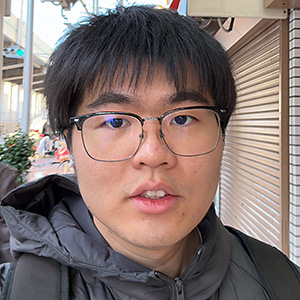 応用日本語学科2025年卒業　明治大学経営学部1年 パン　イン　カイさん【マレーシア出身】